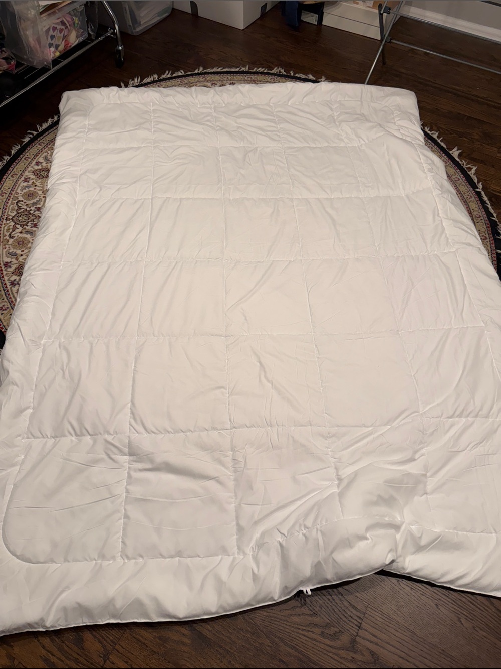 Plush White Comforter - Lightweight All-Season Comfort. Duvet insert